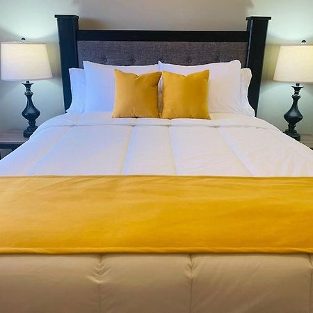 Odyssey On The 5Th - Exquisite Luxury Apt Kingston Eksteriør bilde